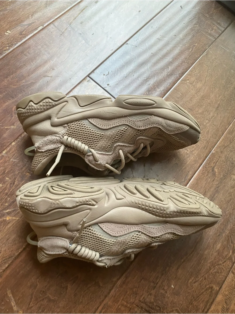 Adidas Ozweego Sneakers women’s size 6